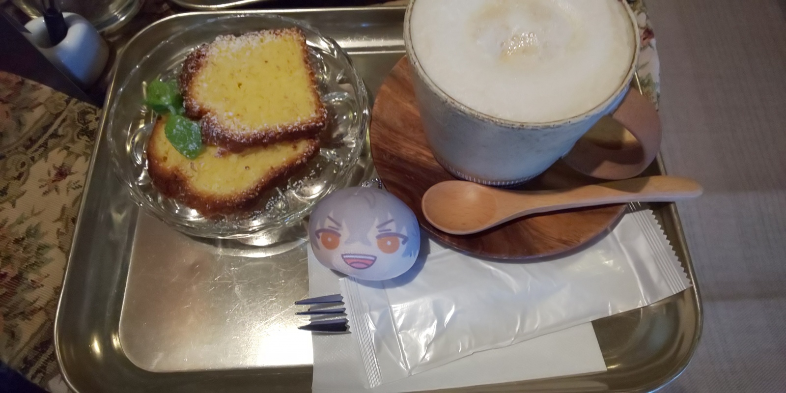 �J�t�F�`���b�g�Ȃ��B